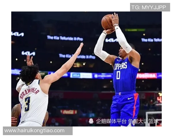 快船惨败勇士！泰伦卢战术失误致崩盘，祖巴茨防守问题凸显，伦纳德状态起伏更衣室紧张