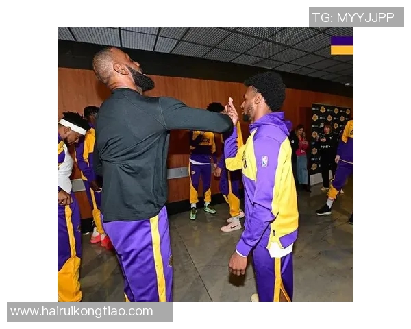 西部格局突变快船遭遇四连败湖人迎利好利夫斯复出在即